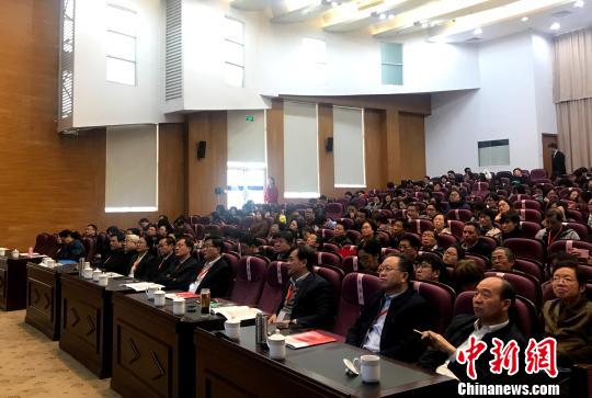 中國(guó)教育界專家學(xué)者聚揚(yáng)州縱論 文化教育