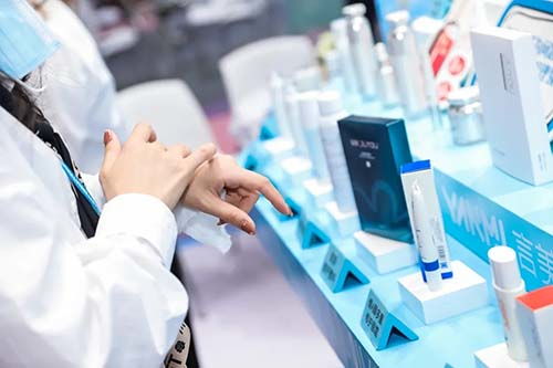 國貨綻妍以「光合修護(hù)」技術(shù)，一馬當(dāng)先拯救受損皮膚屏障